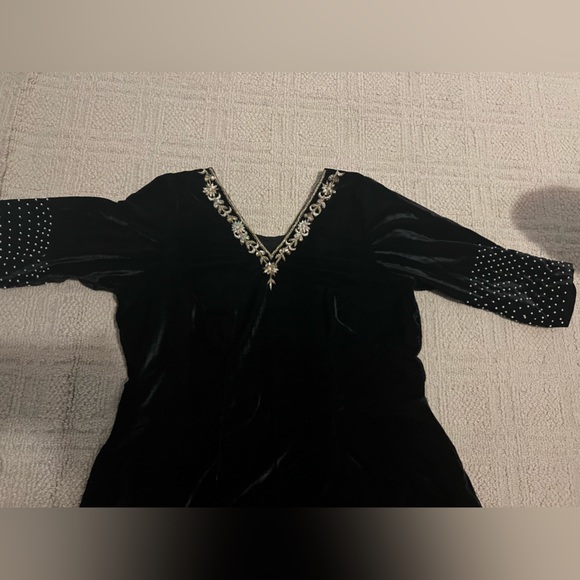 Punjabi, plazo suit with velvet dupatta ( shawl), available in Dupatta also - Picture 8 of 13